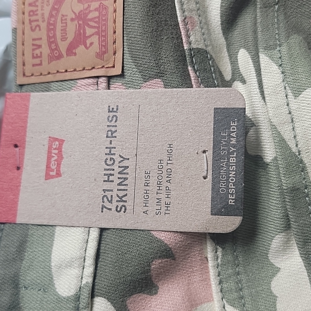 Levi's Pink & Green 721 High Rise Skinny Camo Jeans Size 31 - Picture 5 of 8